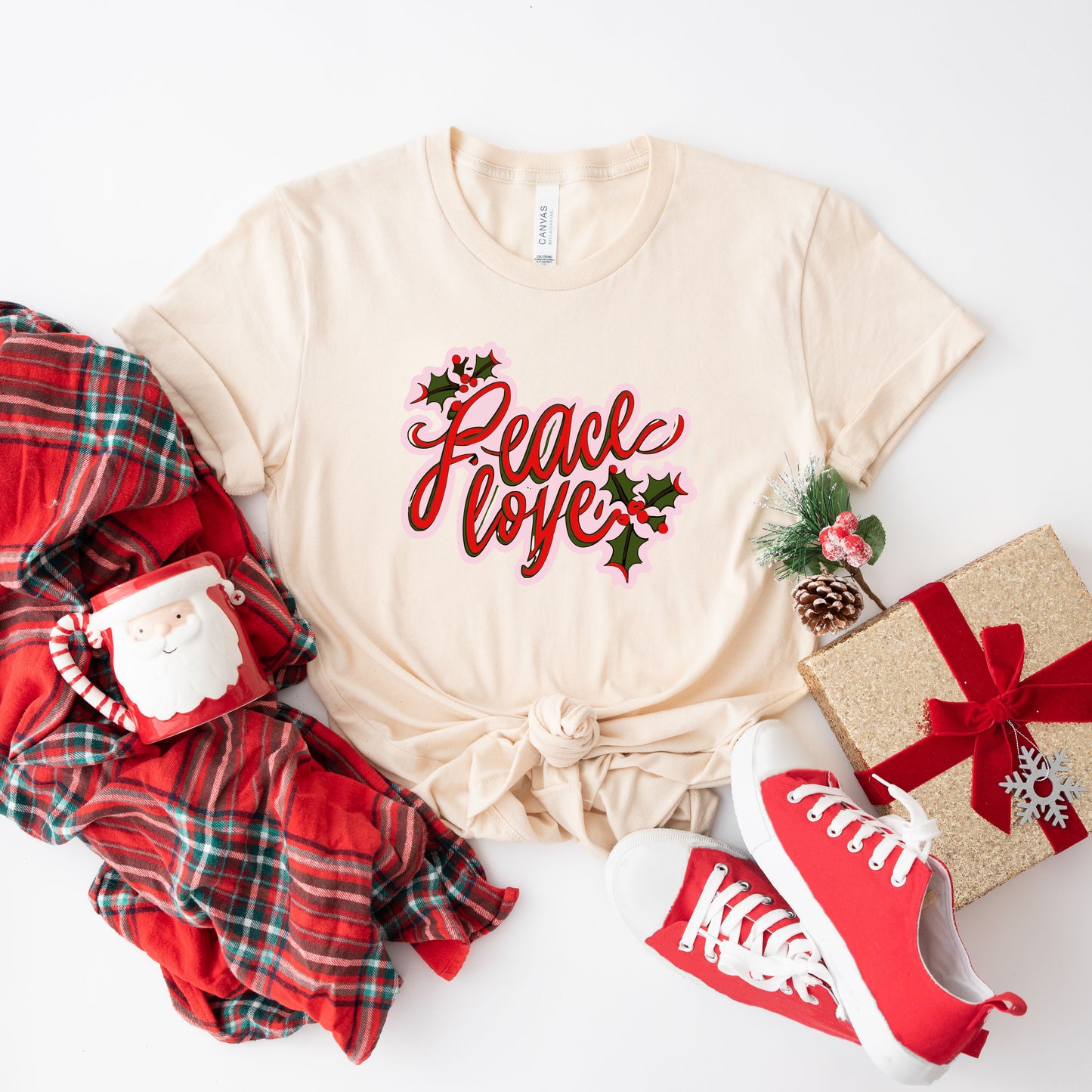 Peace Love Mistletoe | Short Sleeve Crew Neck