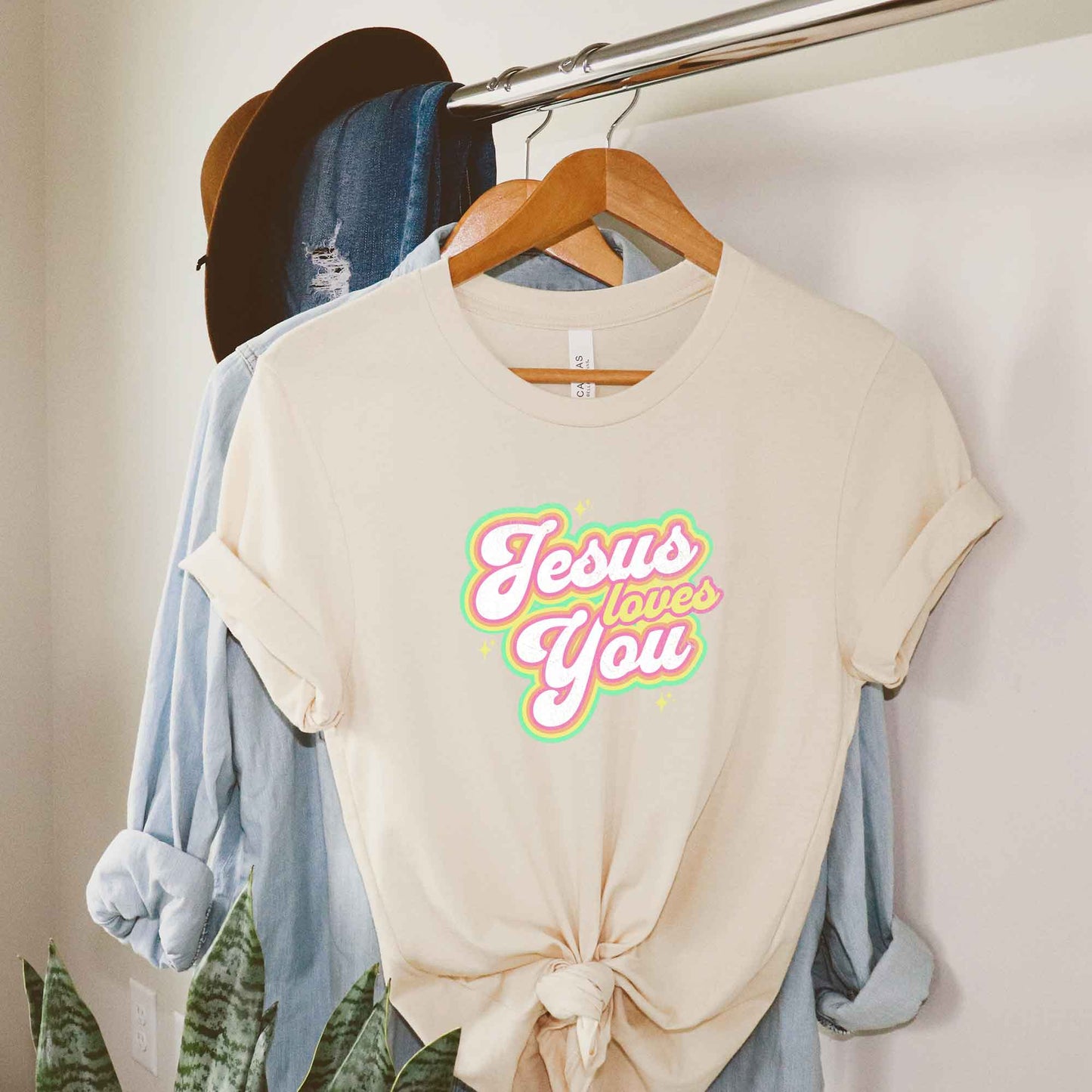 Jesus Loves You Stars | Short Sleeve Crew Neck