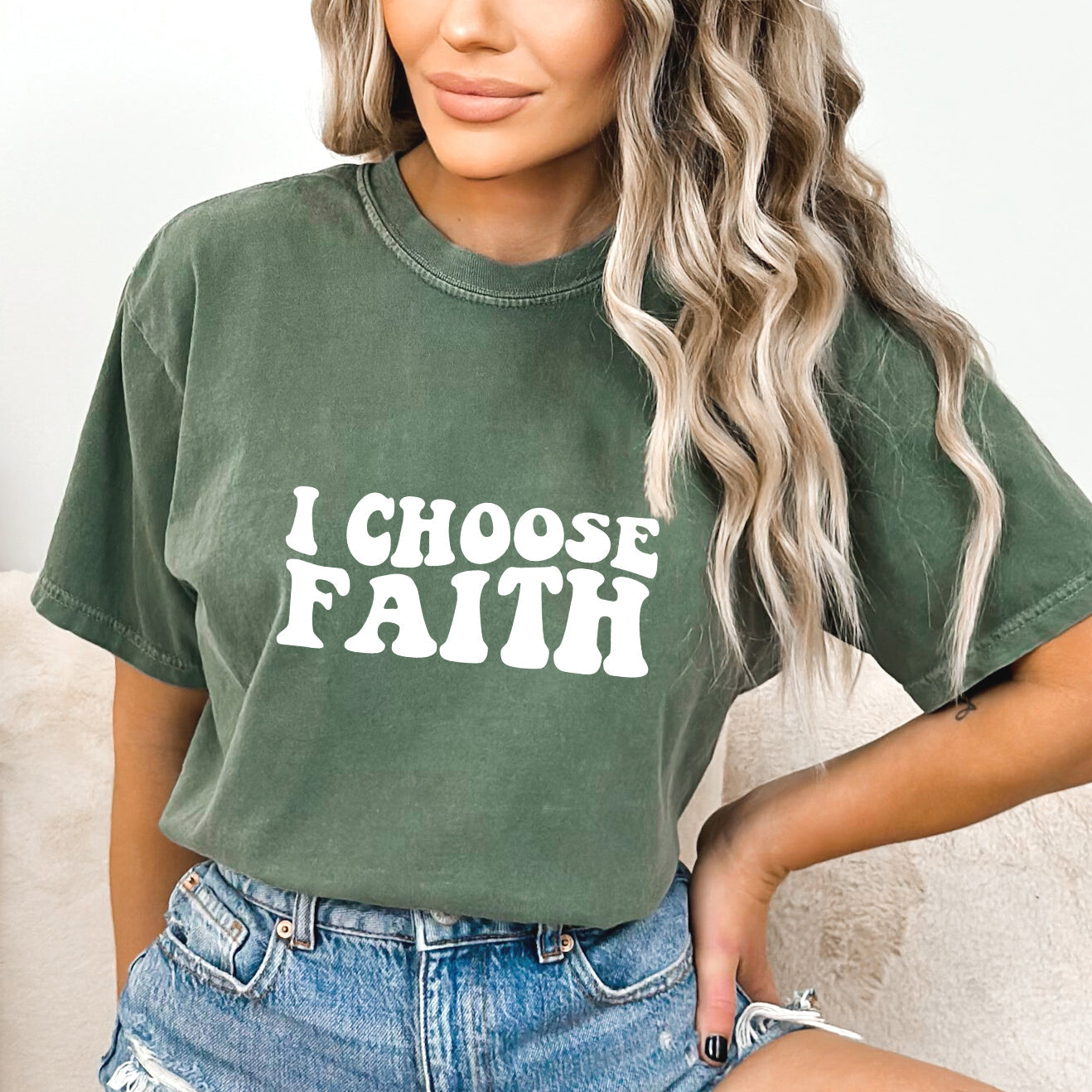 Retro I Choose Faith Wavy | Garment Dyed Tee