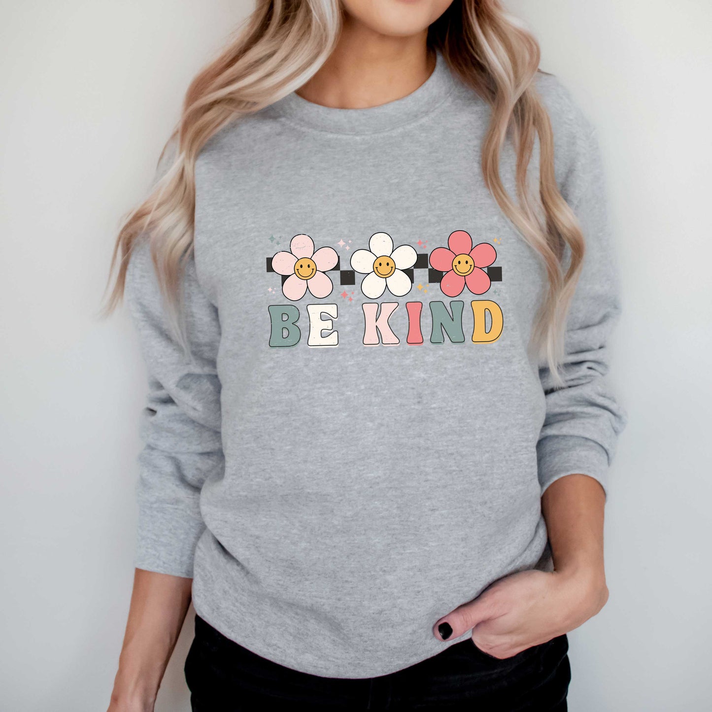 Be Kind Checkered Flowers | Sweatshirt