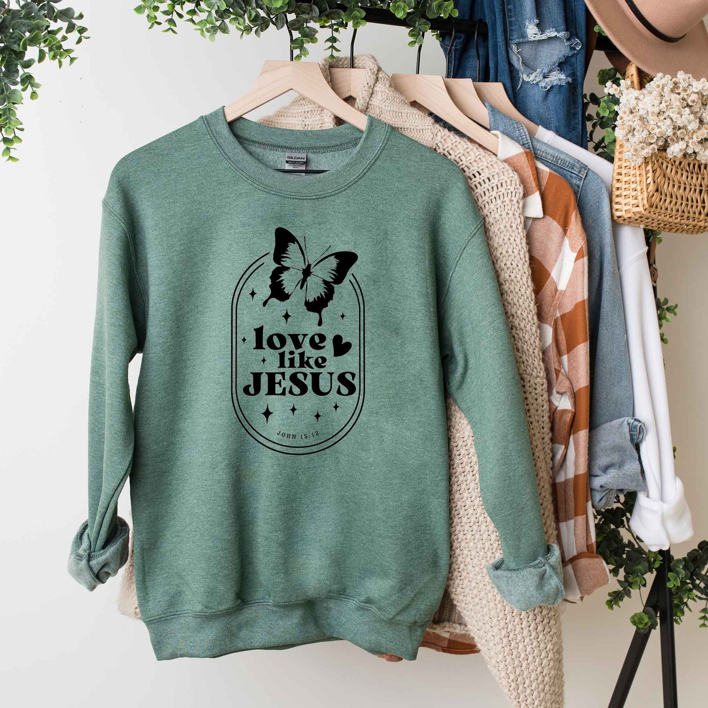 Love Like Jesus Butterfly Oval | Sweatshirt