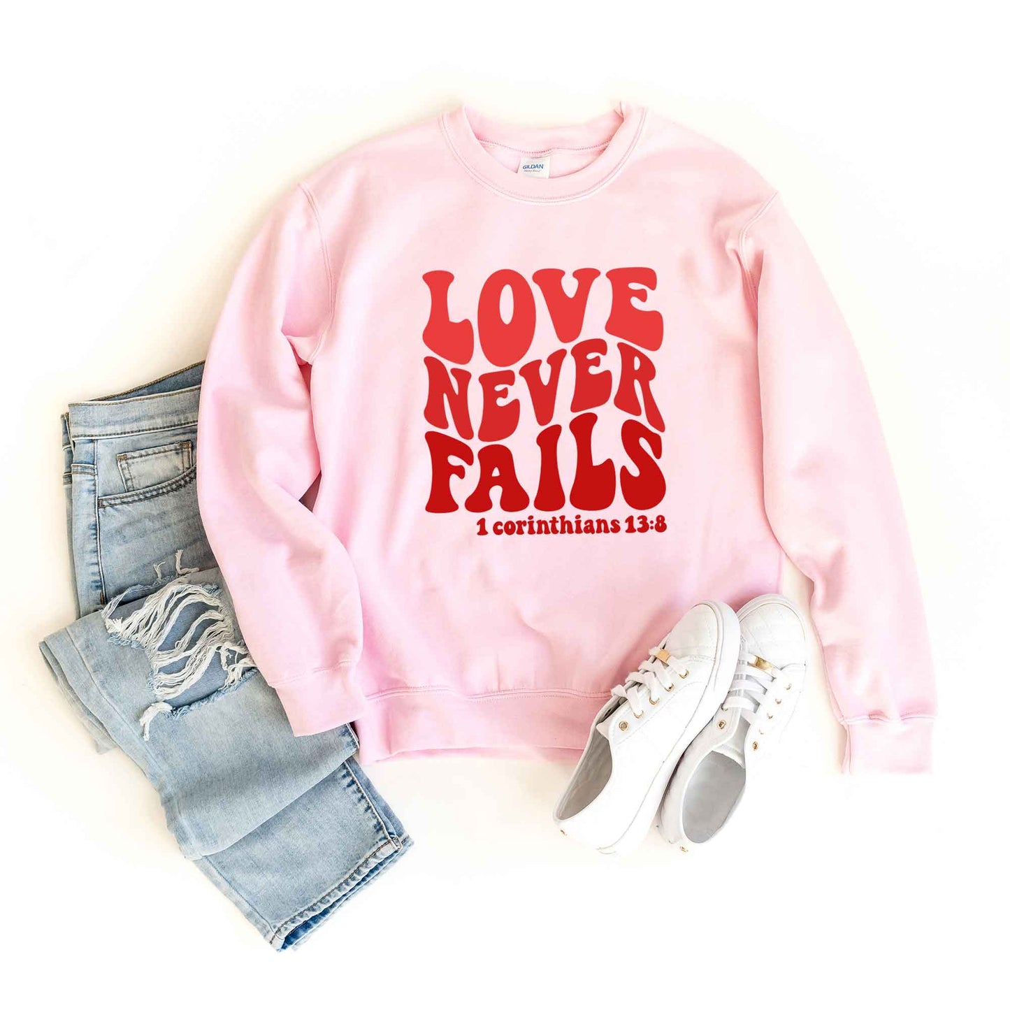 Love Never Fails Wavy | Sweatshirt