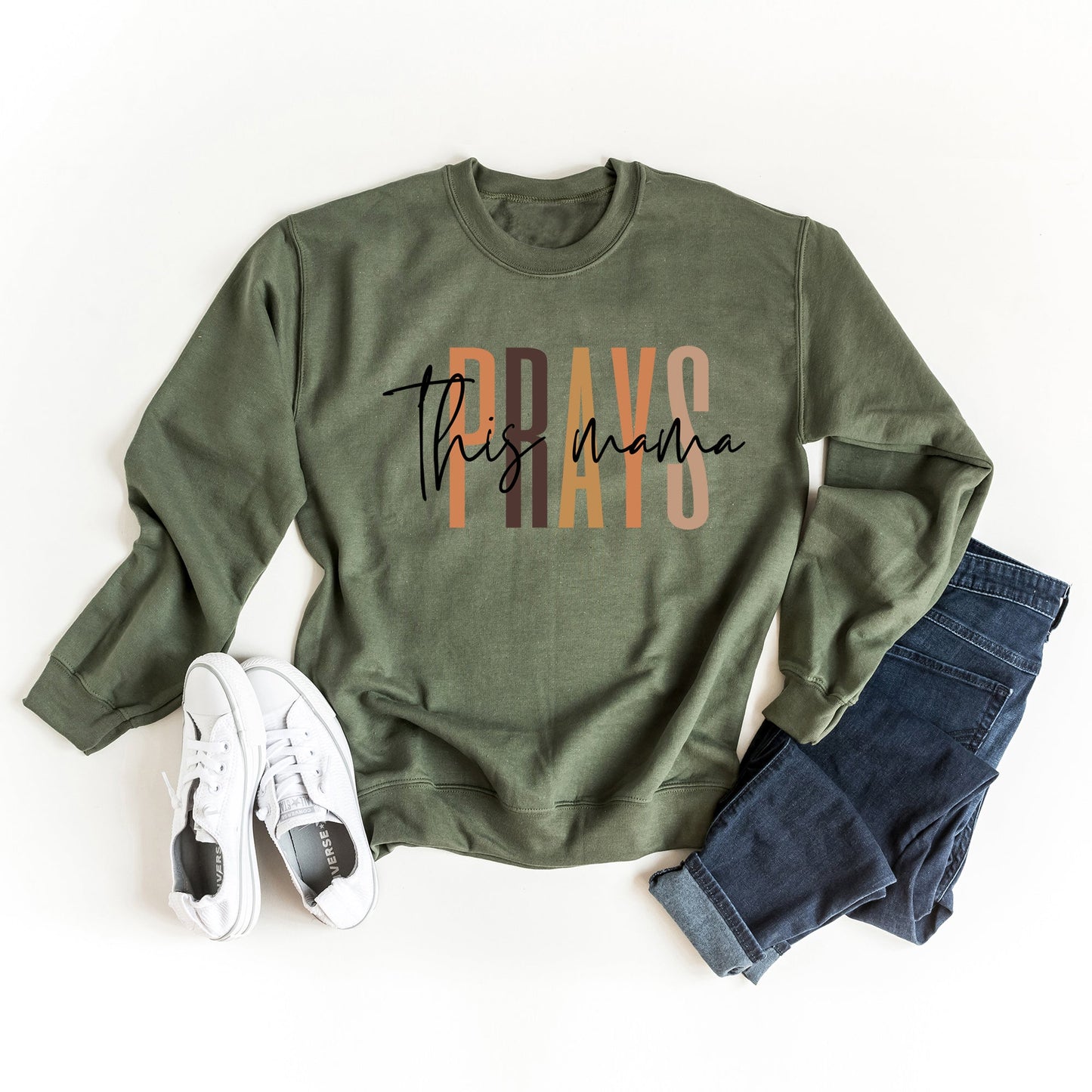 This Mama Prays Cursive | Sweatshirt