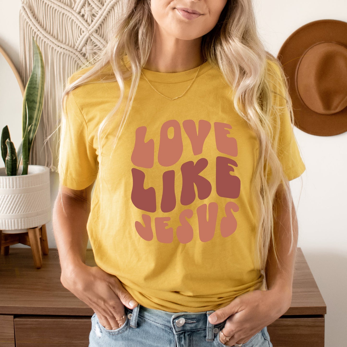 Retro Love Like Jesus | Short Sleeve Crew Neck