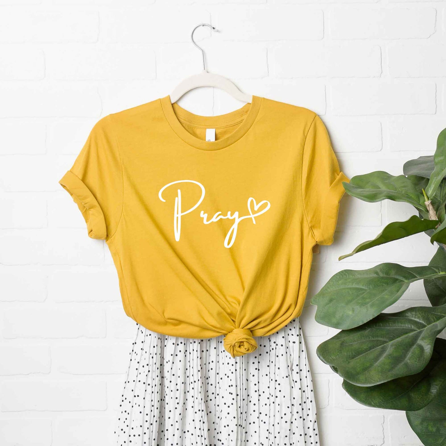 Pray Cursive Heart | Short Sleeve Crew Neck