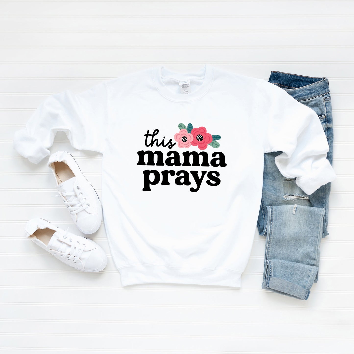 This Mama Prays Flowers | Sweatshirt