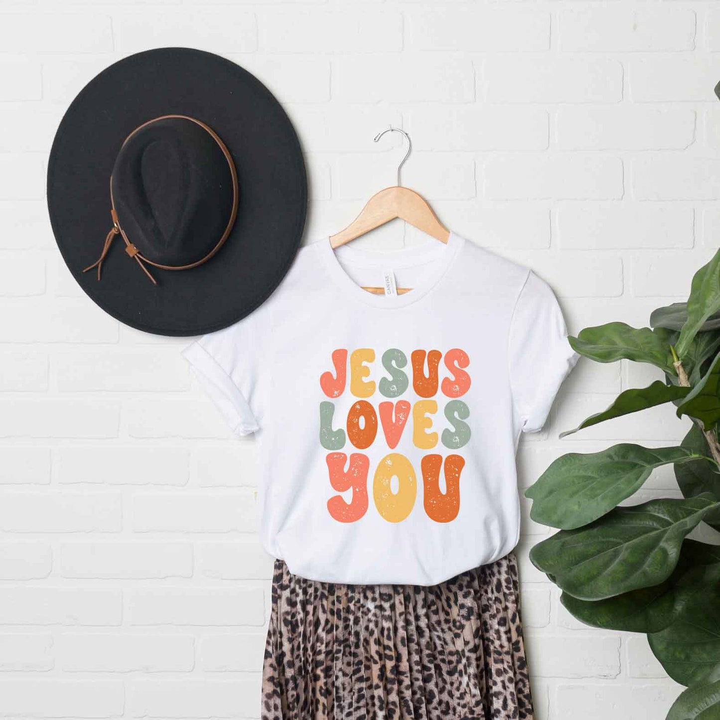 Jesus Loves You Colorful | Short Sleeve Crew Neck