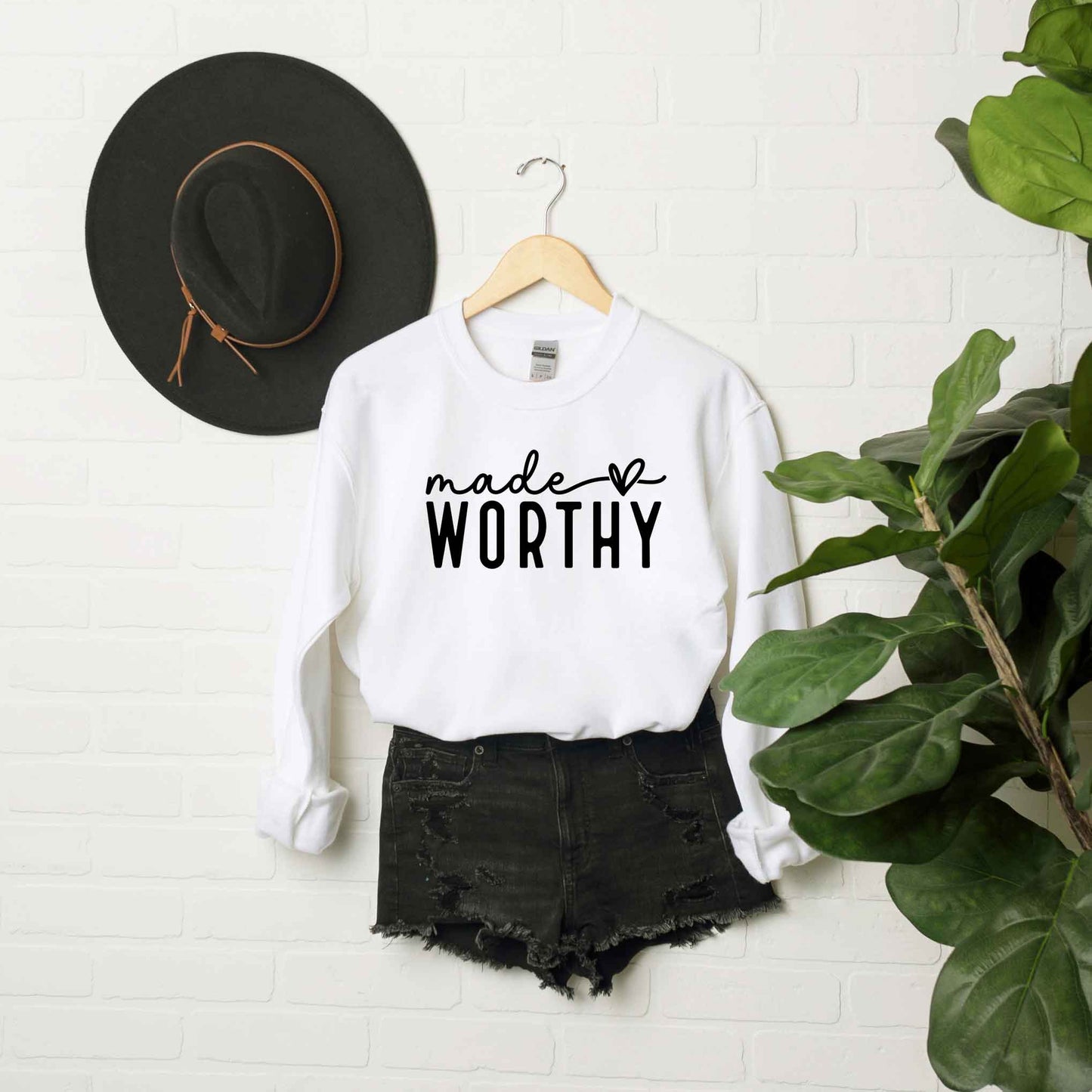 Made Worthy Heart | Sweatshirt